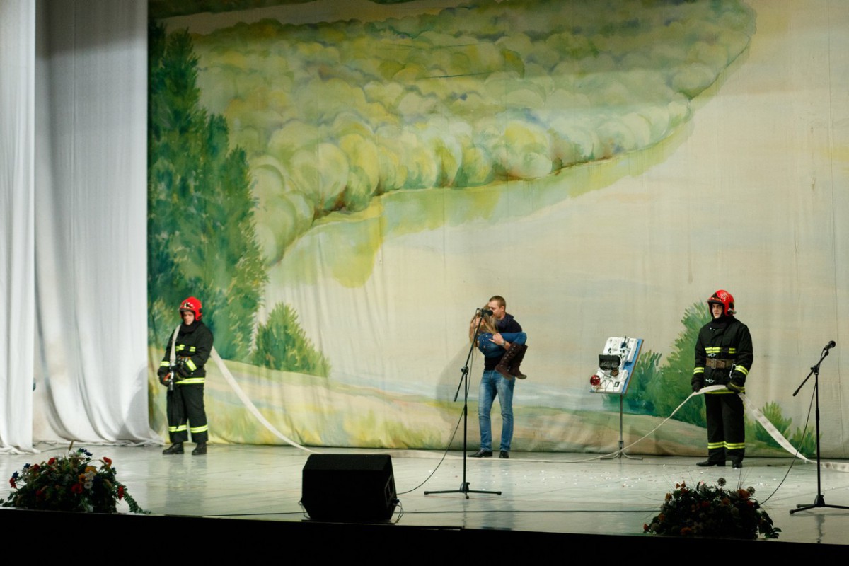 12 октября в Бобруйске прошел зональный конкурс художественной самодеятельности среди работников органов и подразделений по чрезвычайным ситуациям Могилевской области.