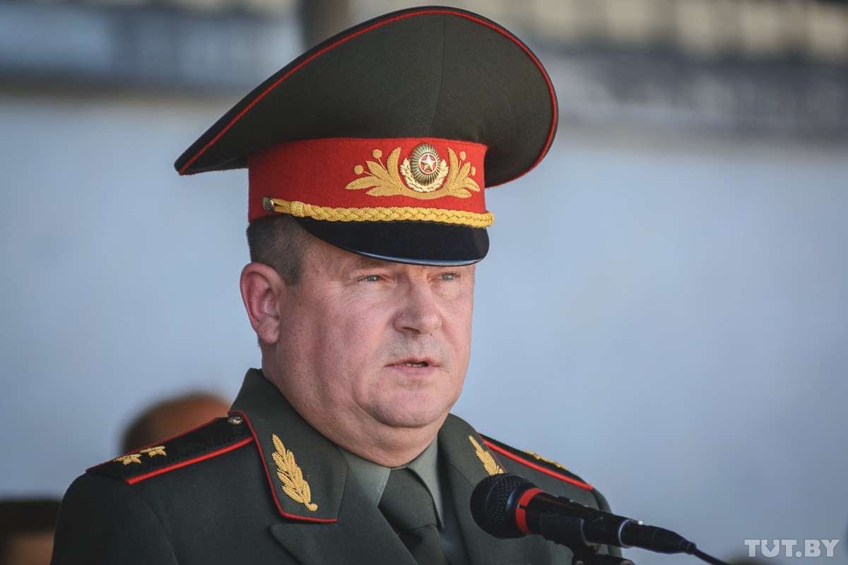 «Командиры должны отвечать за подчиненных». Министр обороны прокомментировал гибель солдата в Печах «Командиры должны отвечать за подчиненных». Министр обороны прокомментировал гибель солдата в Печах