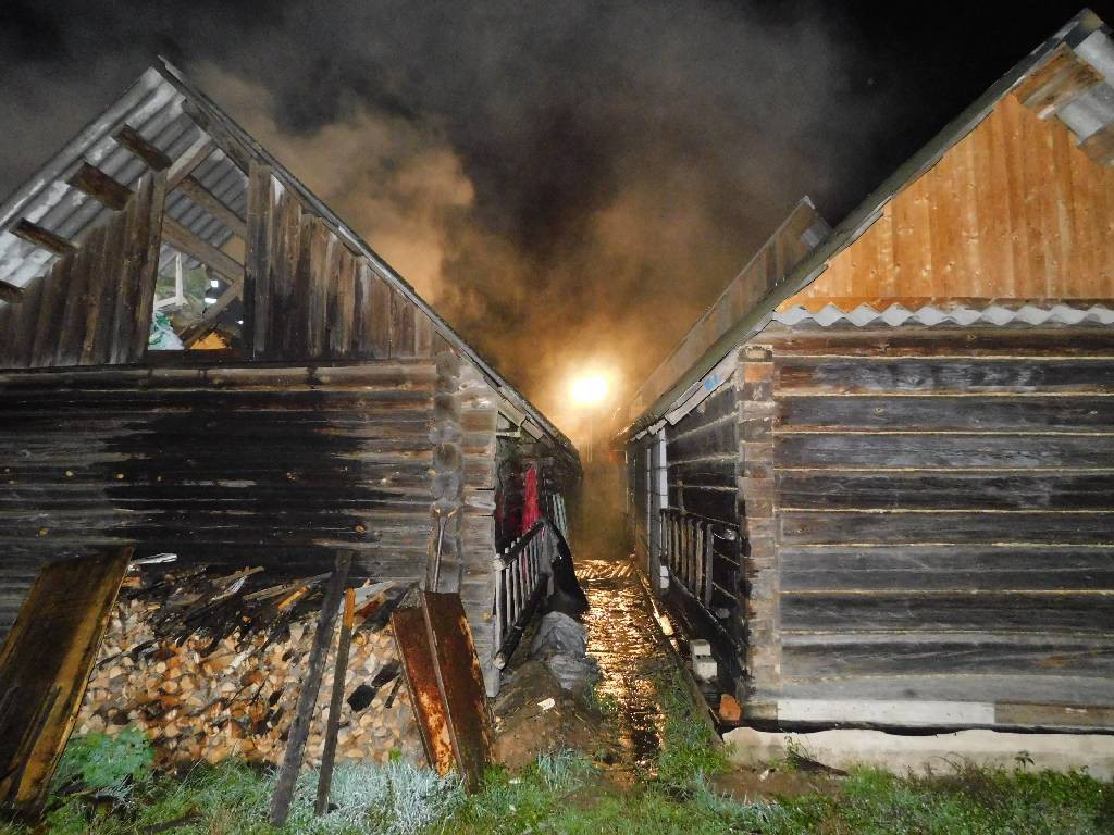 Ночью 22 октября 2017 года поступило сообщение о пожаре бани, расположенной на территории частного подворья в деревне Маяк Горбацевичского сельсовета Бобруйского района.