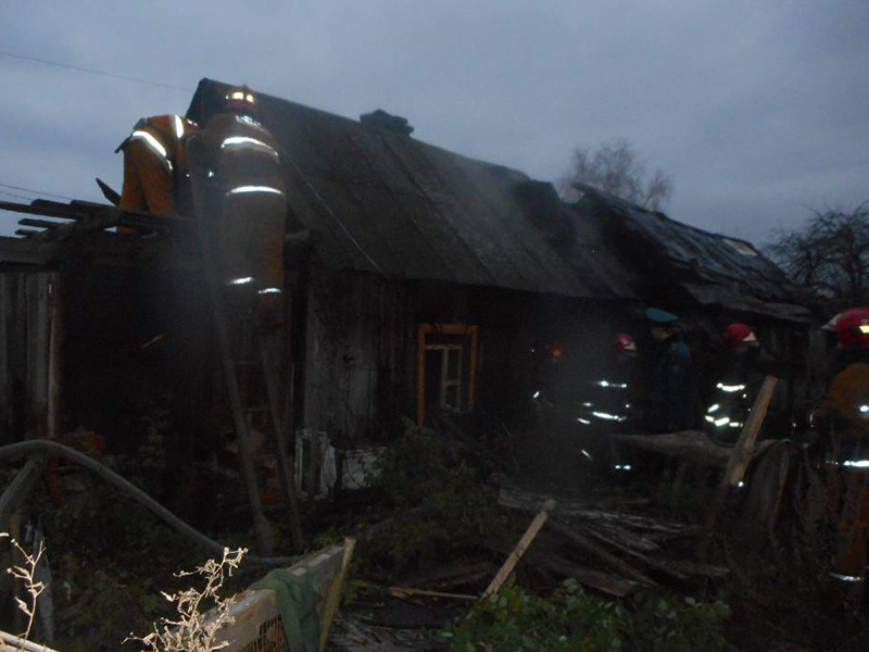 Утро 7 ноября для бобруйских спасателей выдалось не праздничным. Поступило сообщение о пожаре бани, расположенной по улице Комбинатской (р-н «Назаровка») в Бобруйске.