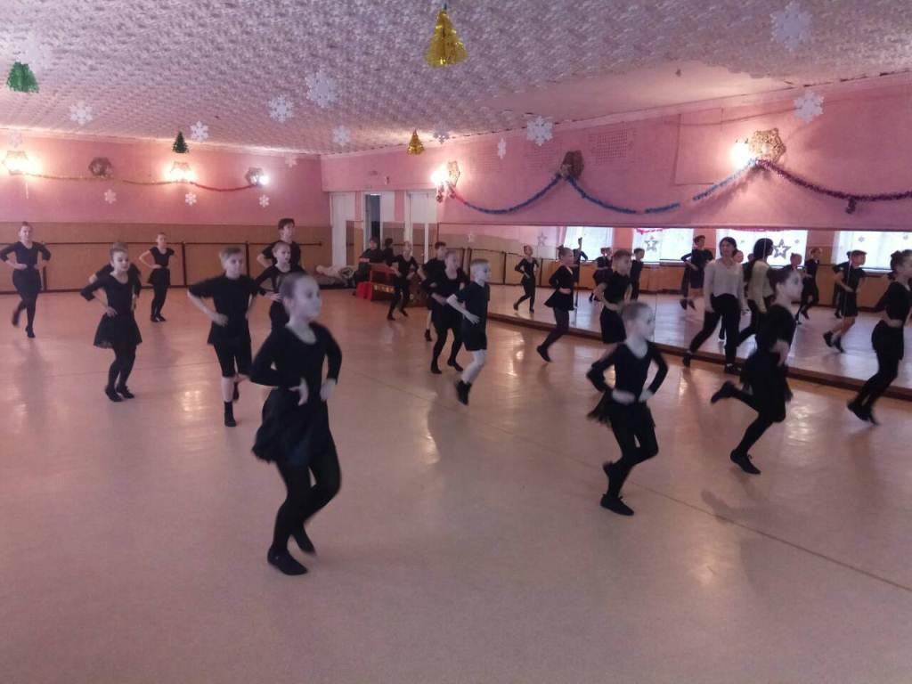 Дети танцевали с удовольствием Дети танцевали с удовольствием