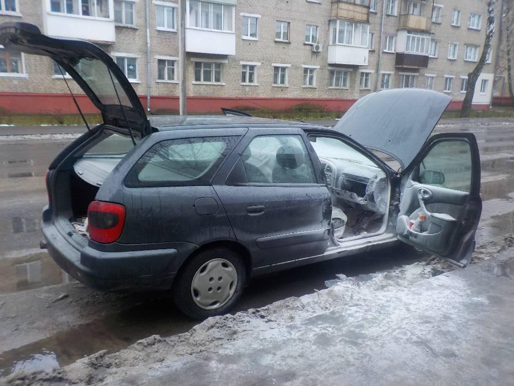 Утром 25 декабря 2017 года поступило сообщение о загорании легкового автомобиля по улице Парковой в г. Бобруйске.