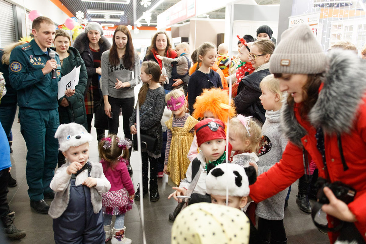 Республиканская акция «Безопасный Новый год!», а точнее ее 4-й этап прошел в торговом центре «Карусель» в г. Бобруйске.