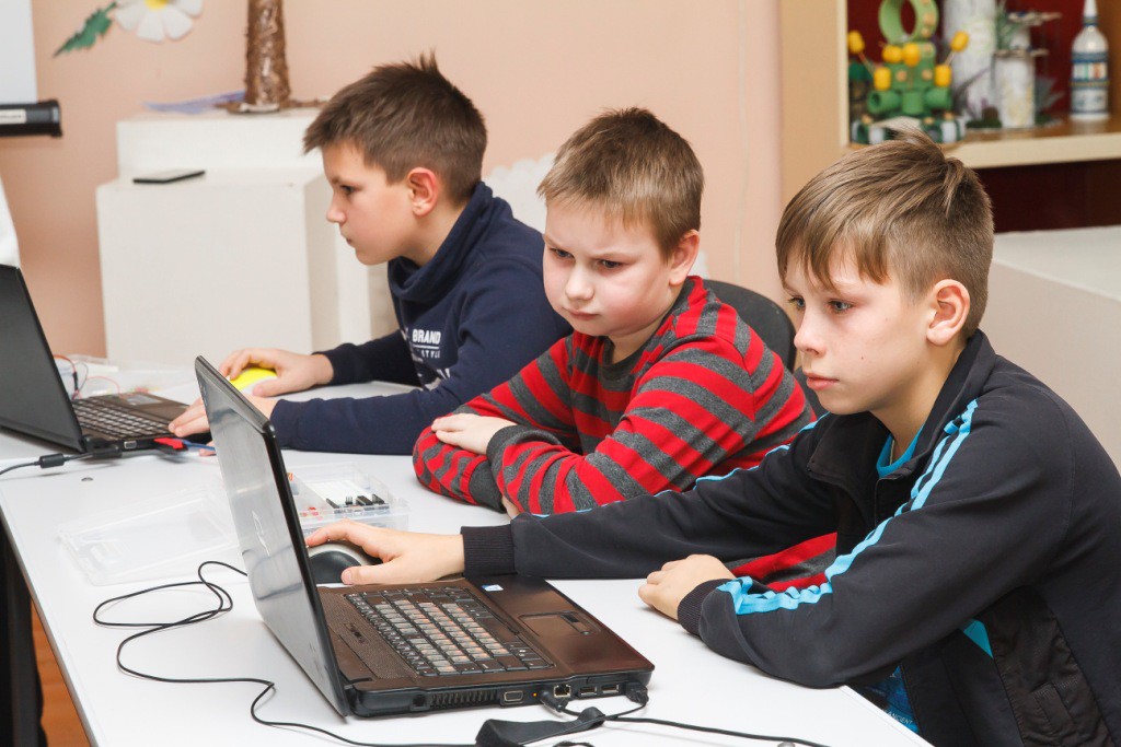 Приключения бобруйских Электроников Приключения бобруйских Электроников