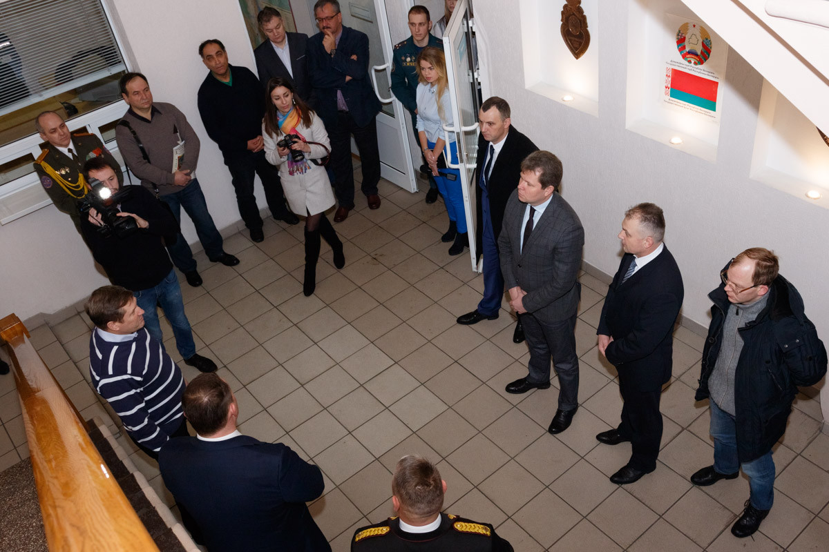 Утром 18 января почетные гости Бобруйска, приехавшие на Турнир, присутствовали на открытии фотовыставки, которая расположилась в картинной галереи ПАСЧ №1 города.