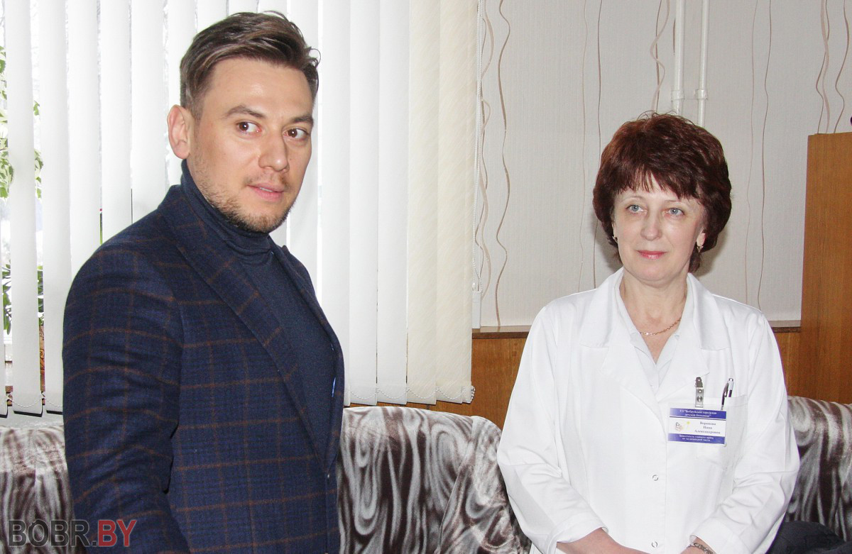 Шоумен, продюсер, артист Сергей Минский и наш звездный земляк Руслан Алехно реализовывают серьезнейший благотворительный проект «По зову сердца всем миром» по сбору средств на реконструкцию детской больницы в Бобруйске. С Русланом и Сергеем мы встретились в офисе BOBR.BY... Шоумен, продюсер, артист Сергей Минский и наш звездный земляк Руслан Алехно реализовывают серьезнейший благотворительный проект «По зову сердца всем миром» по сбору средств на реконструкцию детской больницы в Бобруйске. С Русланом и Сергеем мы встретились в офисе BOBR.BY...