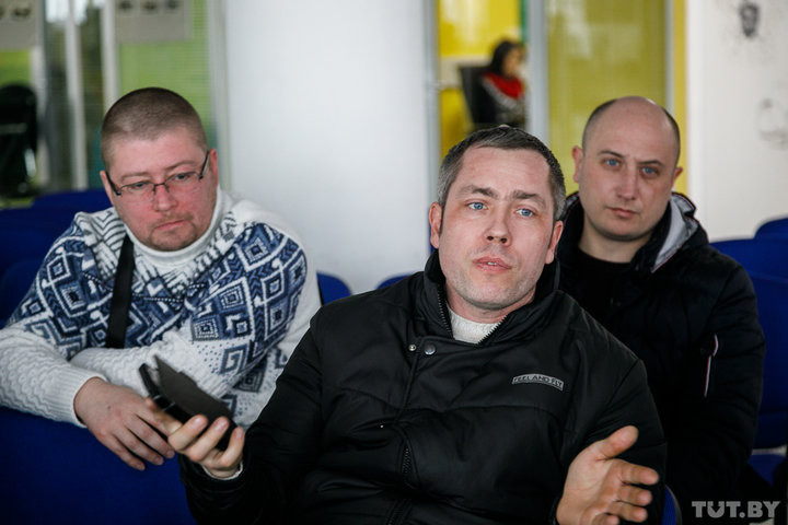 «Поставим машины под забор». Пассажиры рискуют остаться без междугородних маршруток «Поставим машины под забор». Пассажиры рискуют остаться без междугородних маршруток