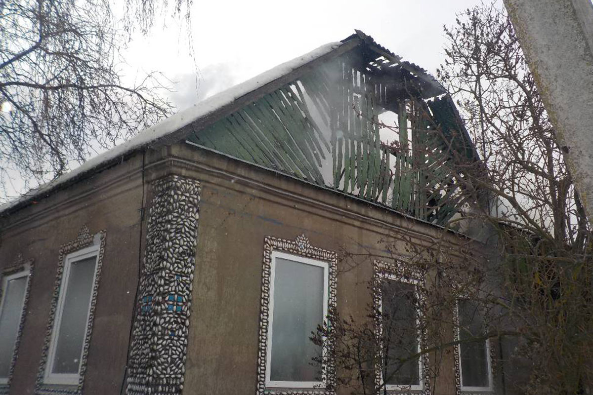 Днем 28 февраля поступило сообщение о загорании двухквартирного жилого дома по переулку В.Хоружей в г. Бобруйске.