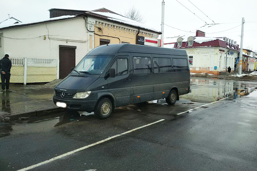 В Бобруйске маршрутка на «зебре» сбила пенсионерку В Бобруйске маршрутка на «зебре» сбила пенсионерку