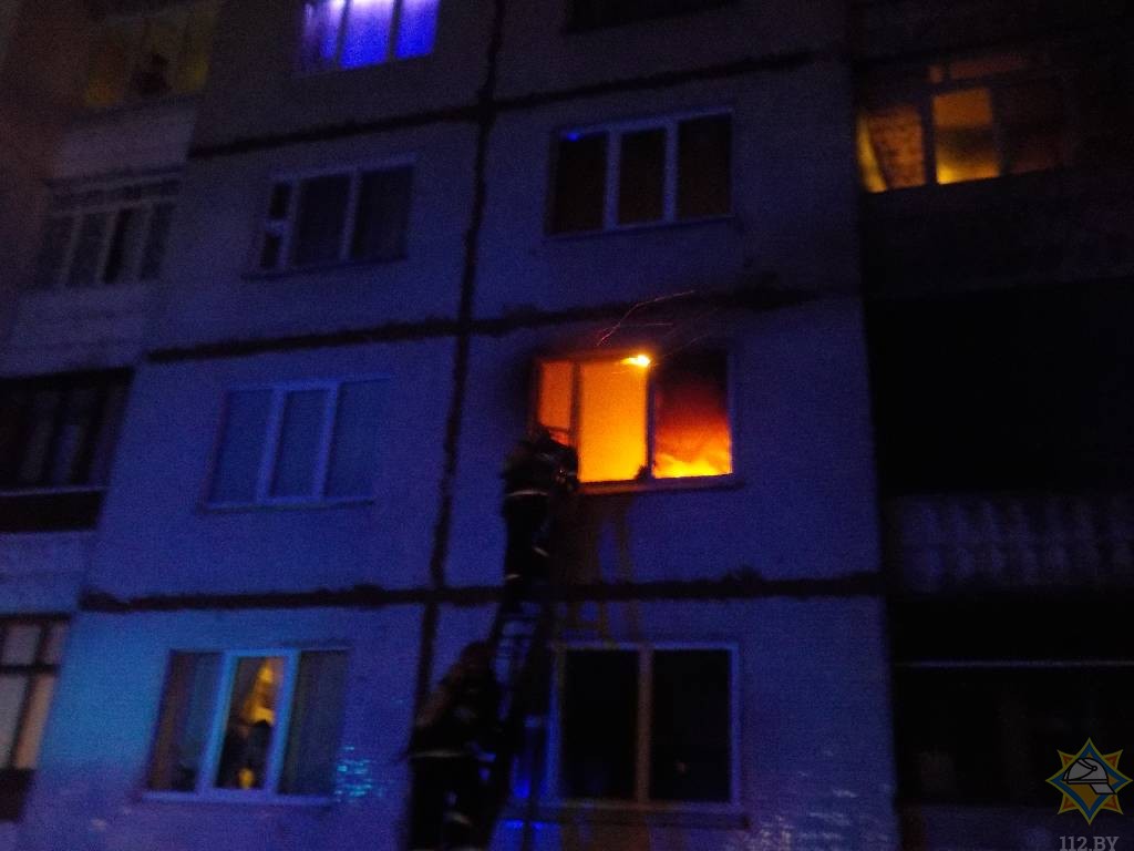 В 00.47 30 марта бобруйским спасателям поступило сообщение о пожаре в квартире по улице Рокоссовского в Бобруйске.