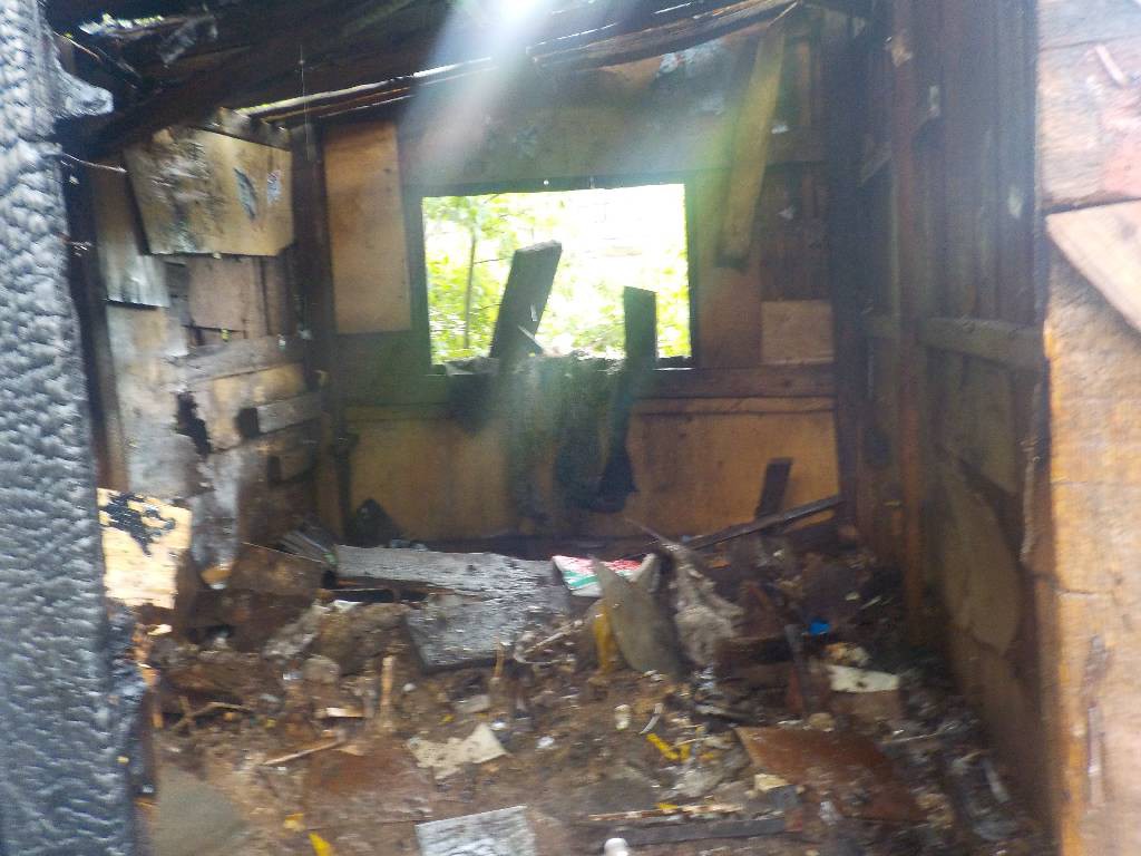 Днем 14 мая в центр оперативного управления Бобруйского ГРОЧС поступило сообщение о загорании дома в поселке Заря в Бобруйске.
