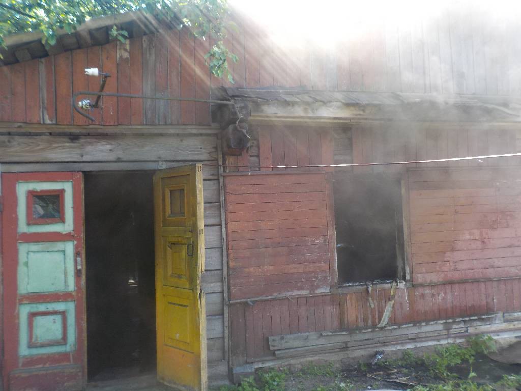 28 мая в 10.33 поступил звонок бобруйским спасателям о пожаре жилого дома по улице Майской в Бобруйске.