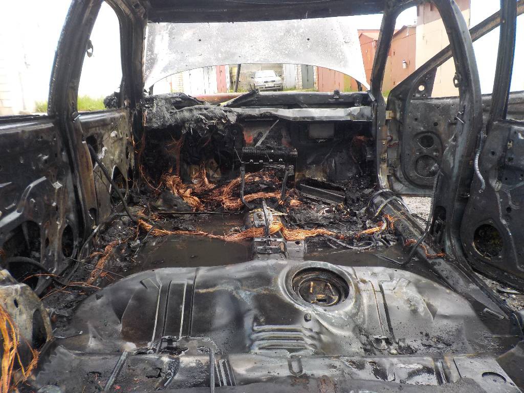 25 июля в 15:37 поступило сообщение о возгорании автомобиля на территории гаражного кооператива по улице Береговой в Бобруйске