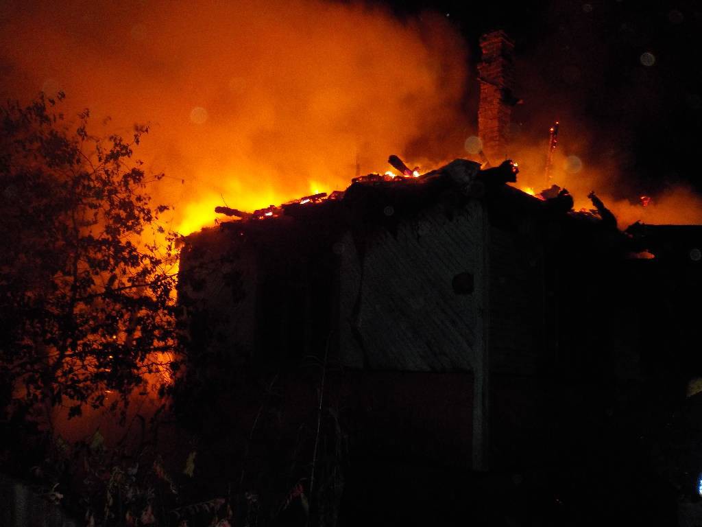 В Бобруйском районе горел дачный дом