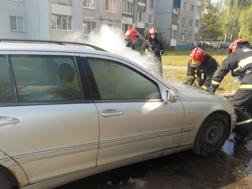 На Рокоссовского горел автомобиль