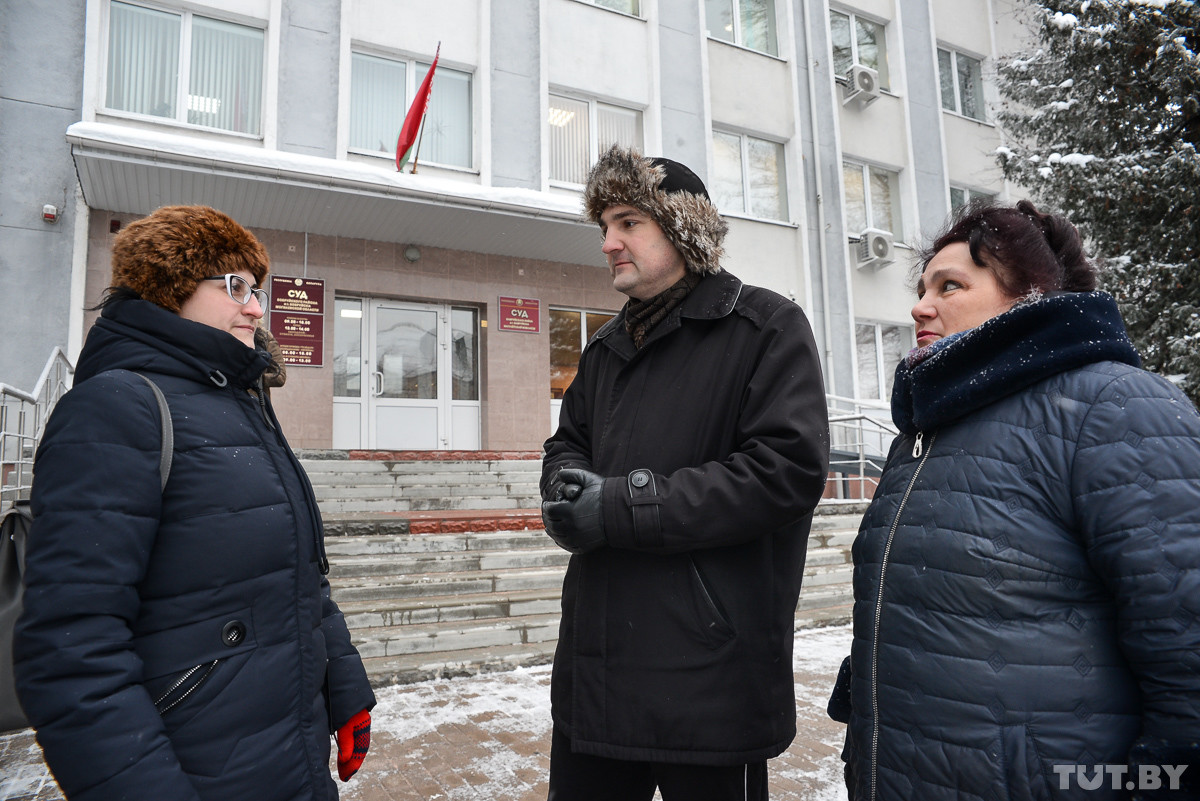 Драка из-за трусов в бобруйском «секонде» обернулась задержанием владельца магазина в зале суда Драка из-за трусов в бобруйском «секонде» обернулась задержанием владельца магазина в зале суда