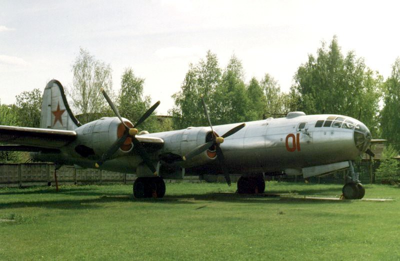 Бобруйские «бомберы»: чем сегодня живет авиагородок дальней авиации СССР