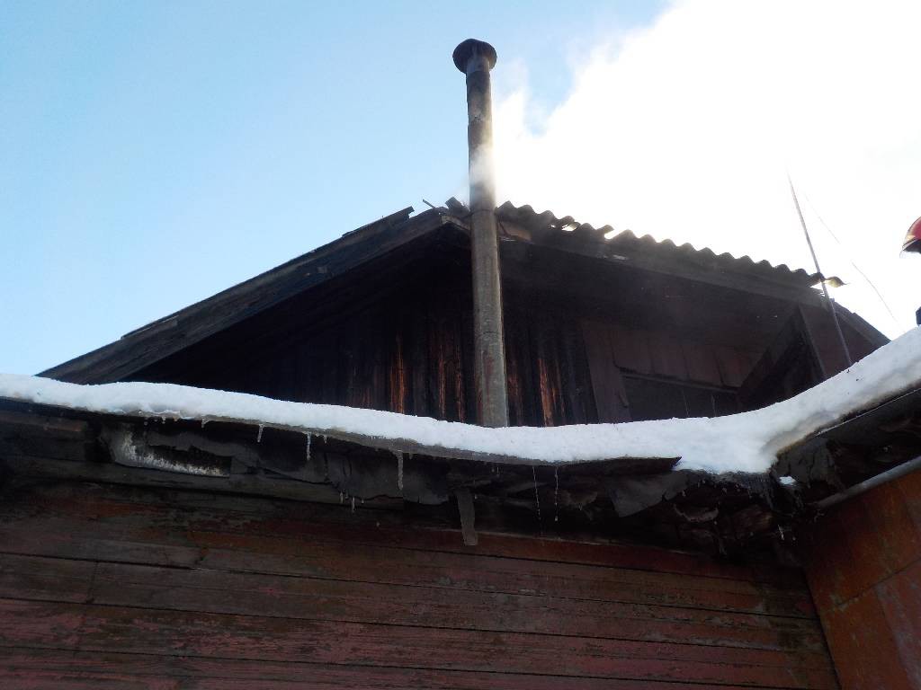 Спасатели Бобруйска не дали распространиться огню