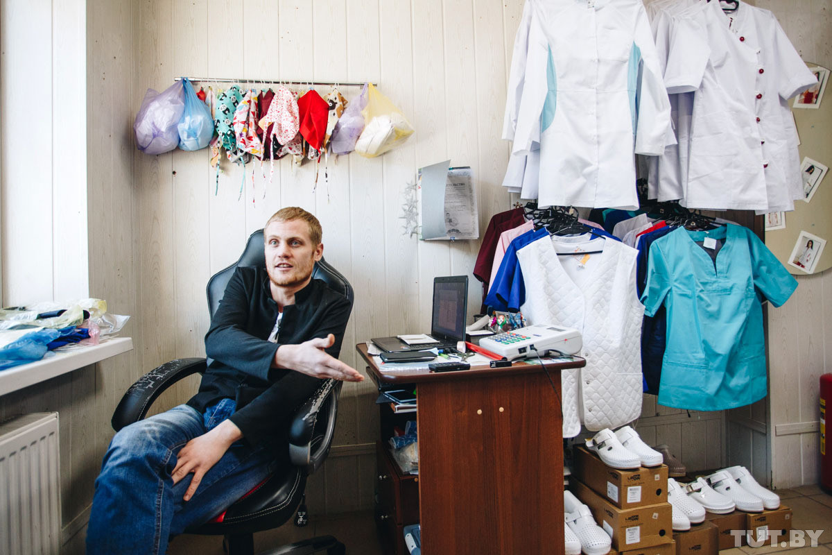 «В России за 2 месяца с небольшим получил 2700 долларов». Как живет самый «тунеядский» город страны «В России за 2 месяца с небольшим получил 2700 долларов». Как живет самый «тунеядский» город страны