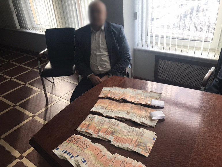 За получение взятки в 20 тысяч евро задержан гендиректор «Минского завода шестерен» За получение взятки в 20 тысяч евро задержан гендиректор «Минского завода шестерен»