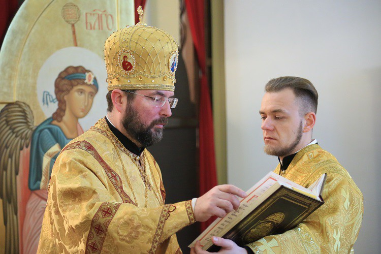 Епископ Серафим совершил Божественную литургию в Никольском кафедральном соборе Епископ Серафим совершил Божественную литургию в Никольском кафедральном соборе