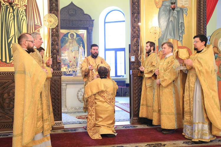 Епископ Серафим совершил Божественную литургию в Никольском кафедральном соборе Епископ Серафим совершил Божественную литургию в Никольском кафедральном соборе