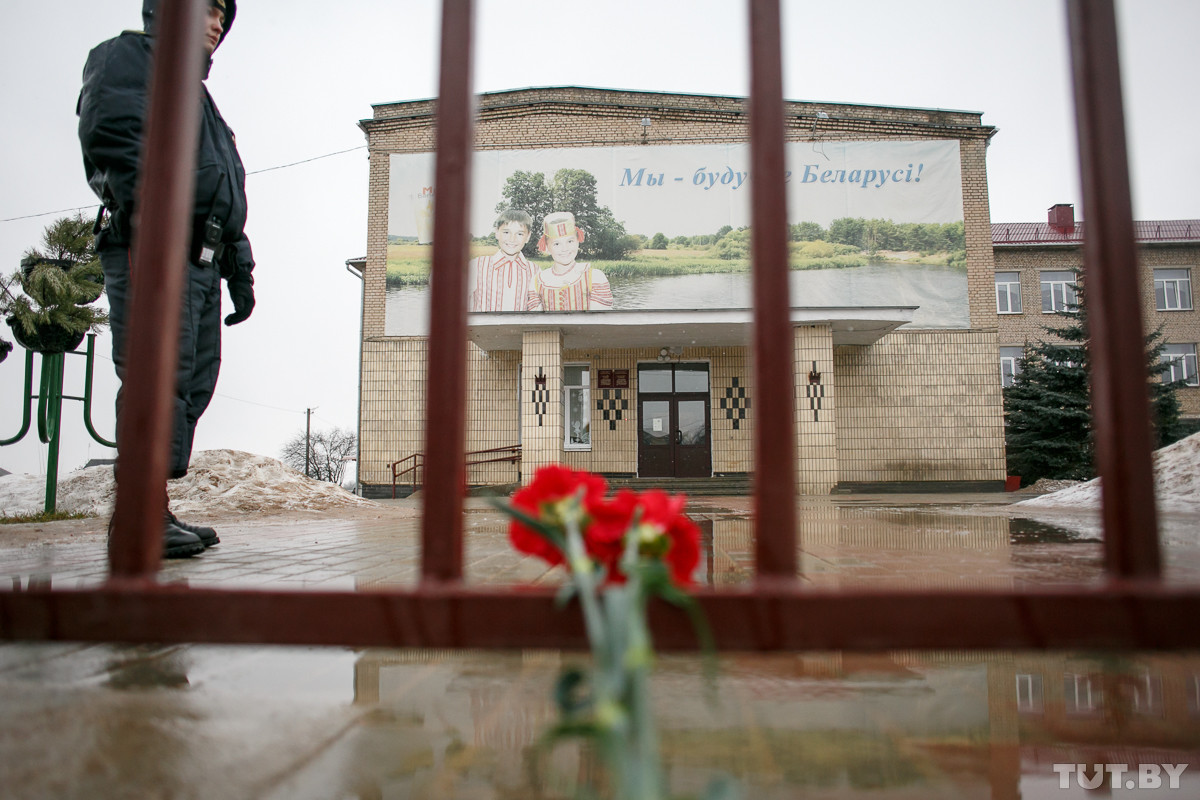 Школьник, подозреваемый в нападении в школе в Столбцах, отказывается от дачи показаний Школьник, подозреваемый в нападении в школе в Столбцах, отказывается от дачи показаний