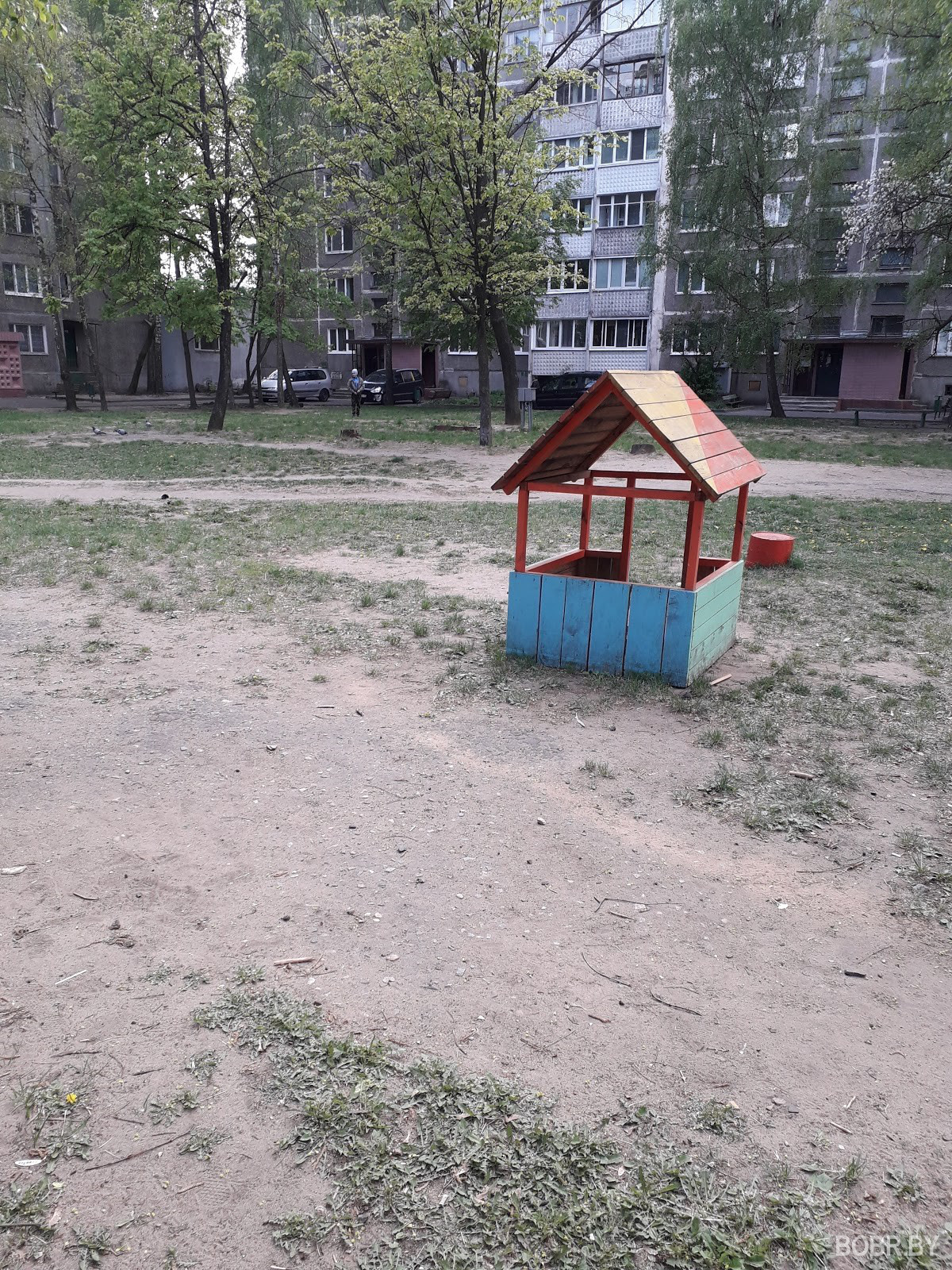 «Страшно выходить с детьми на улицу, ходим играть в соседний двор» «Страшно выходить с детьми на улицу, ходим играть в соседний двор»