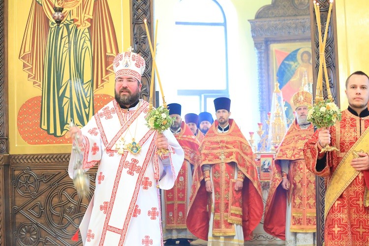 Епископ Серафим возглавил престольный праздник в Никольском кафедральном соборе Бобруйска Епископ Серафим возглавил престольный праздник в Никольском кафедральном соборе Бобруйска