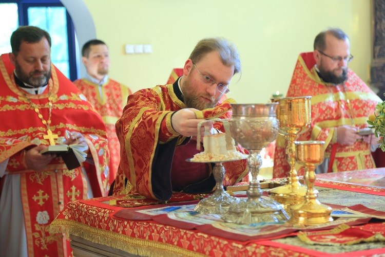 Епископ Серафим возглавил престольный праздник в Никольском кафедральном соборе Бобруйска Епископ Серафим возглавил престольный праздник в Никольском кафедральном соборе Бобруйска