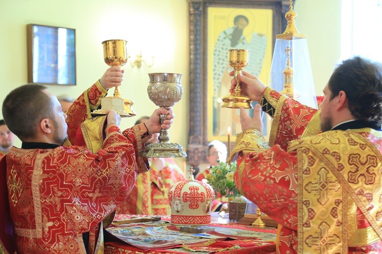 Епископ Серафим возглавил престольный праздник в Никольском кафедральном соборе Бобруйска Епископ Серафим возглавил престольный праздник в Никольском кафедральном соборе Бобруйска