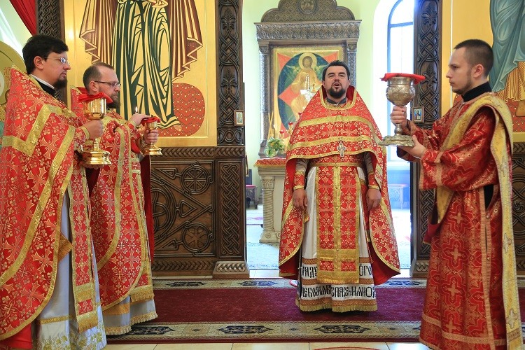 Епископ Серафим возглавил престольный праздник в Никольском кафедральном соборе Бобруйска Епископ Серафим возглавил престольный праздник в Никольском кафедральном соборе Бобруйска