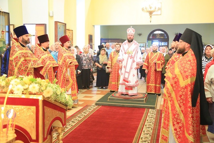 Епископ Серафим возглавил престольный праздник в Никольском кафедральном соборе Бобруйска Епископ Серафим возглавил престольный праздник в Никольском кафедральном соборе Бобруйска