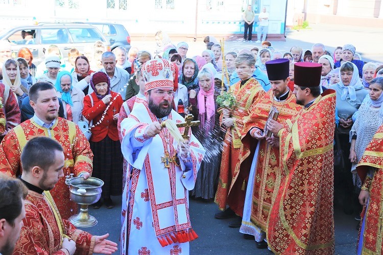 Епископ Серафим возглавил престольный праздник в Никольском кафедральном соборе Бобруйска Епископ Серафим возглавил престольный праздник в Никольском кафедральном соборе Бобруйска