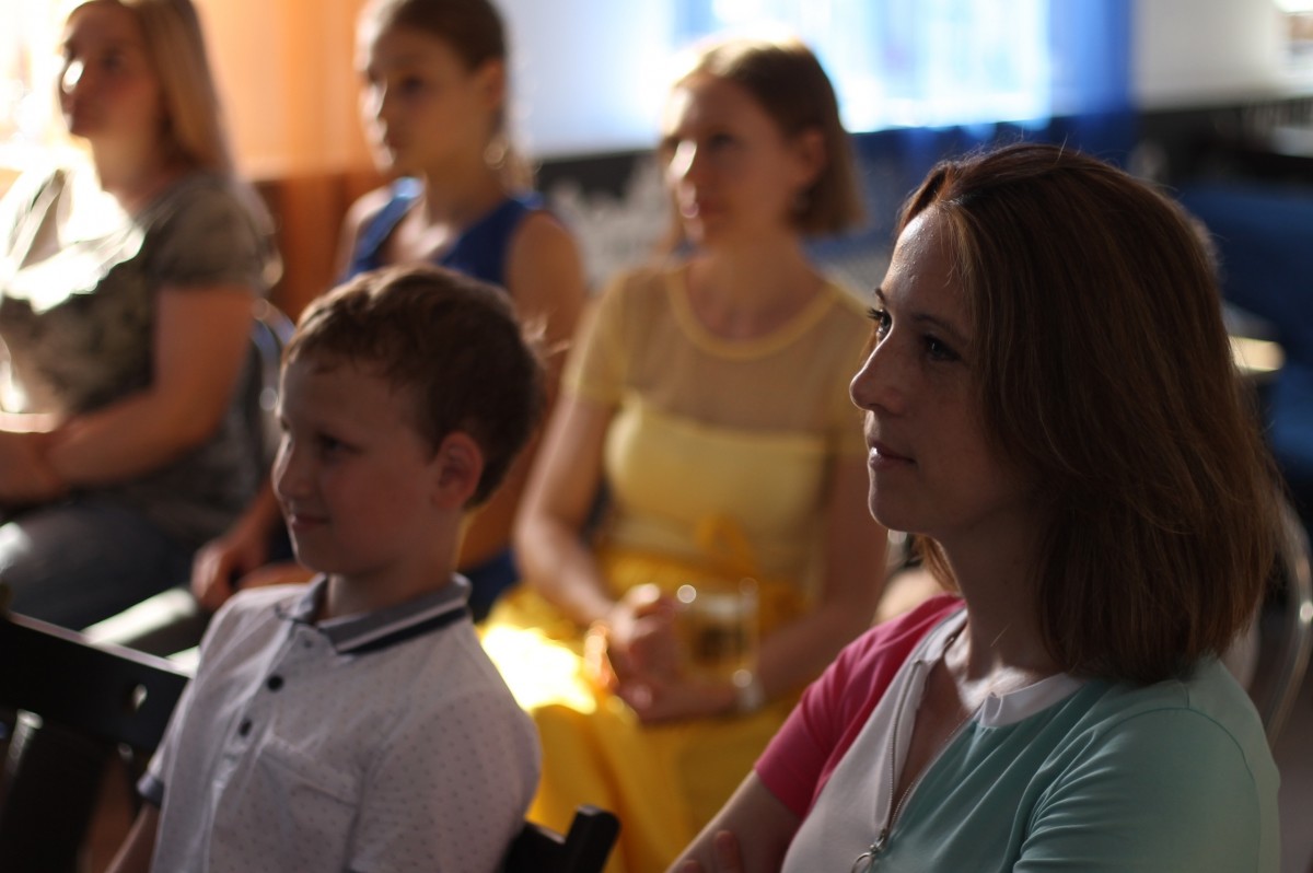 12 июня в тайм-клубе «1387» прошел выпускной детского курса «Скорочтение» под руководством Дениса Васильева.