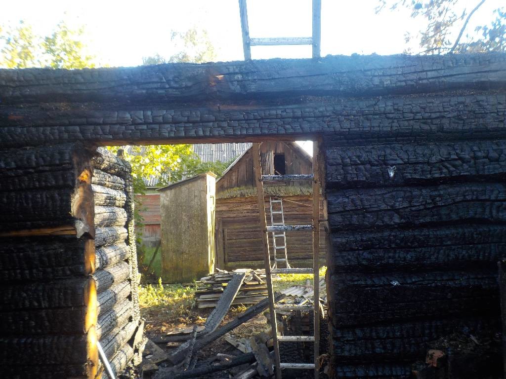 Сгорела баня в деревне Бобовье