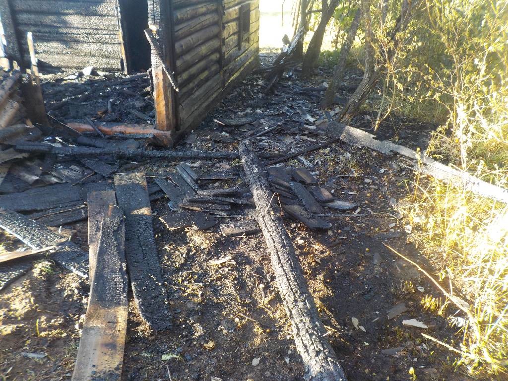 Сгорела баня в деревне Бобовье
