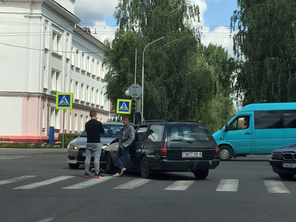 Авария недалеко от особняка Каценельсон Авария недалеко от особняка Каценельсон