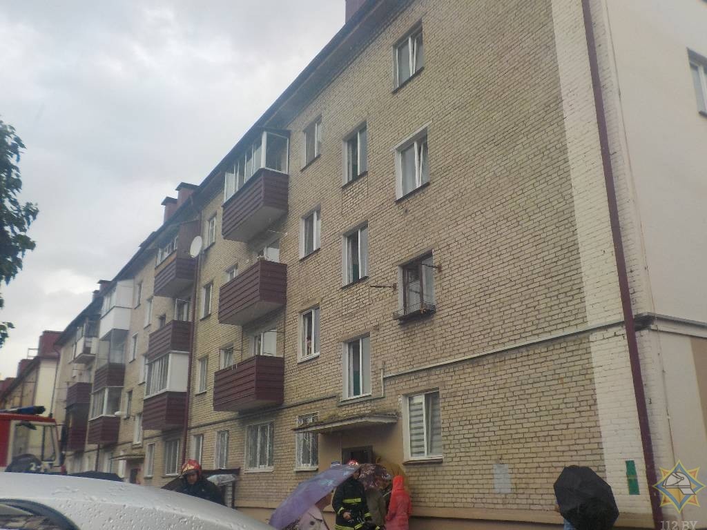 В Бобруйске случился пожар из-за банки с краской в ковшике В Бобруйске случился пожар из-за банки с краской в ковшике