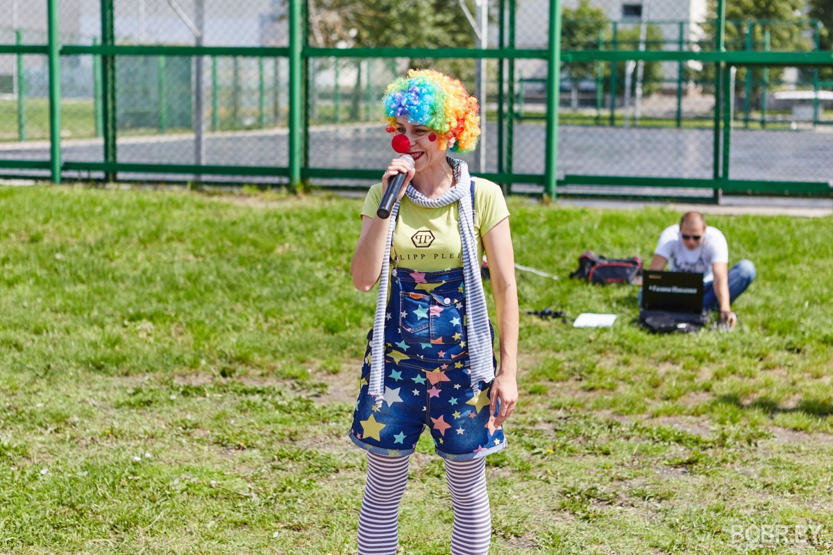 Детям — радость, а родителям — семейный досуг. Три игровых площадки подарены брендом «Сочный» городу Детям — радость, а родителям — семейный досуг. Три игровых площадки подарены брендом «Сочный» городу