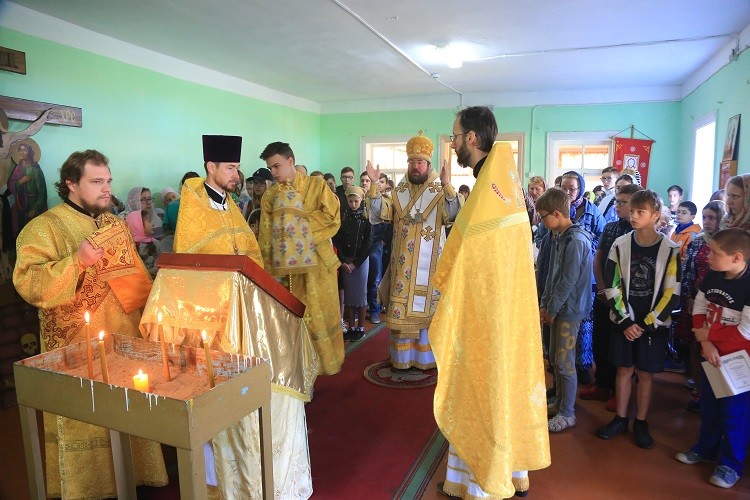 Воскресная Божественная литургия совершена в летней православной школе «Дружба» Воскресная Божественная литургия совершена в летней православной школе «Дружба»