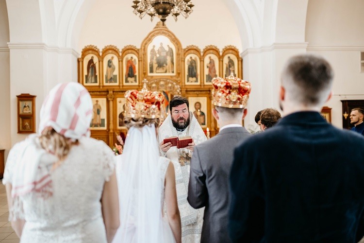 Епископ Серафим совершил Таинство Венчания в Иверском храме Бобруйска Епископ Серафим совершил Таинство Венчания в Иверском храме Бобруйска