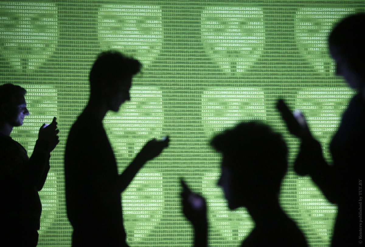 Младший сын Лукашенко рассказал ему про DarkNet. Объясняем, что такое «темный интернет» Младший сын Лукашенко рассказал ему про DarkNet. Объясняем, что такое «темный интернет»