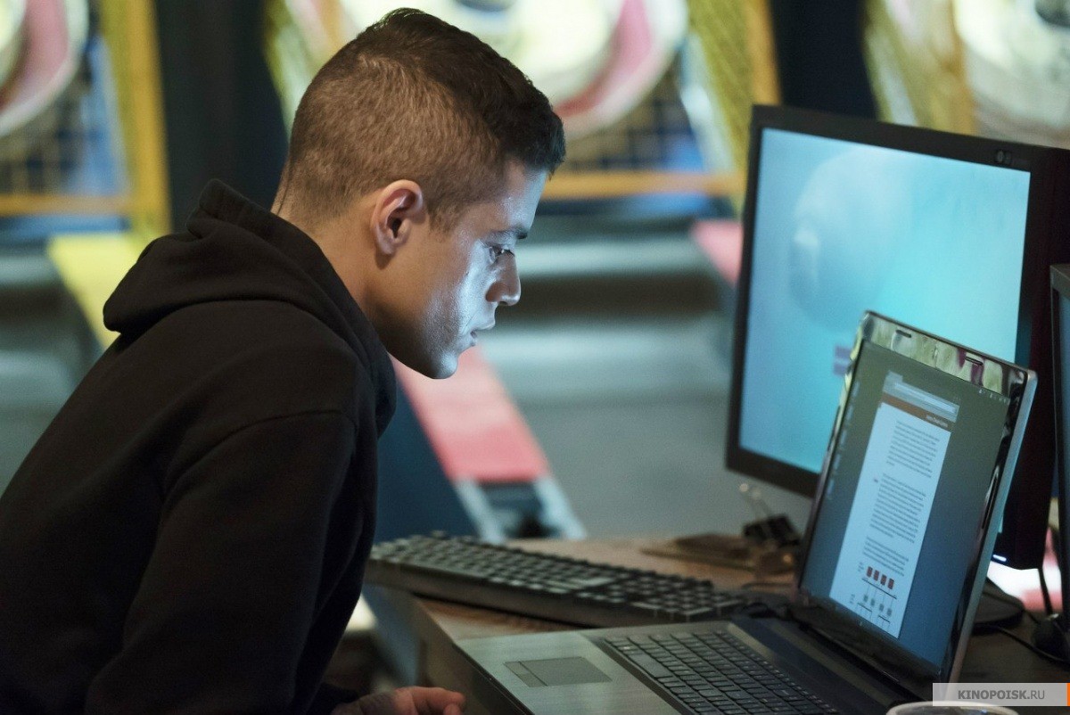 Младший сын Лукашенко рассказал ему про DarkNet. Объясняем, что такое «темный интернет» Младший сын Лукашенко рассказал ему про DarkNet. Объясняем, что такое «темный интернет»