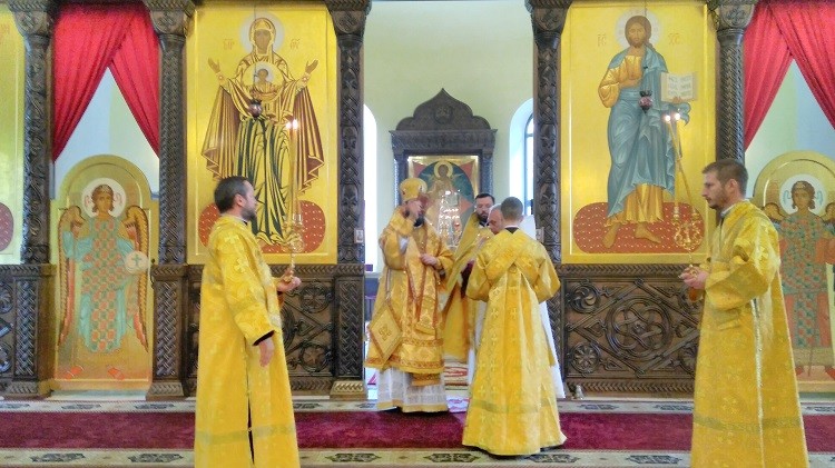 Епископ Серафим совершил Божественную литургию и иерейскую хиротонию в Никольском кафедральном соборе Бобруйска Епископ Серафим совершил Божественную литургию и иерейскую хиротонию в Никольском кафедральном соборе Бобруйска