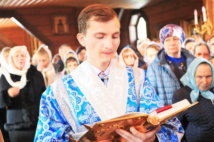 Божественная литургия в день престольного праздника храма в честь иконы Божией Матери «Целительница» Божественная литургия в день престольного праздника храма в честь иконы Божией Матери «Целительница»