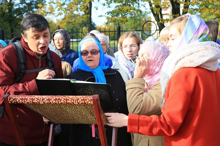 Божественная литургия в день престольного праздника храма в честь иконы Божией Матери «Целительница» Божественная литургия в день престольного праздника храма в честь иконы Божией Матери «Целительница»