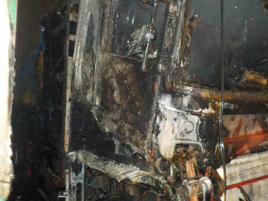 Рано утром 10 ноября, от очевидца, спасателям поступило сообщение о загорании автомобиля на ул. Западной в Бобруйске.