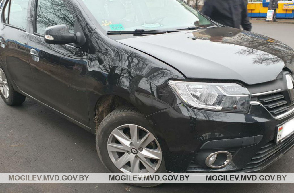 В Бобруйске водитель Renault совершил наезд на 6-летнюю девочку В Бобруйске водитель Renault совершил наезд на 6-летнюю девочку