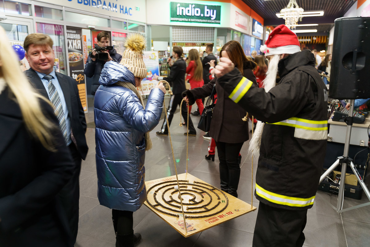 В торговом центре «Карусель» прошел финальный этап республиканской акции «Безопасный Новый год!».
